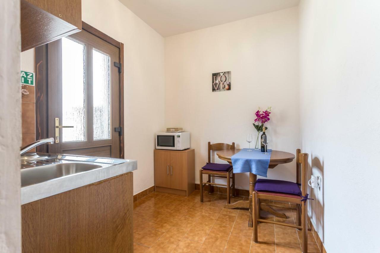 Apartmani Bezma 볼 외부 사진